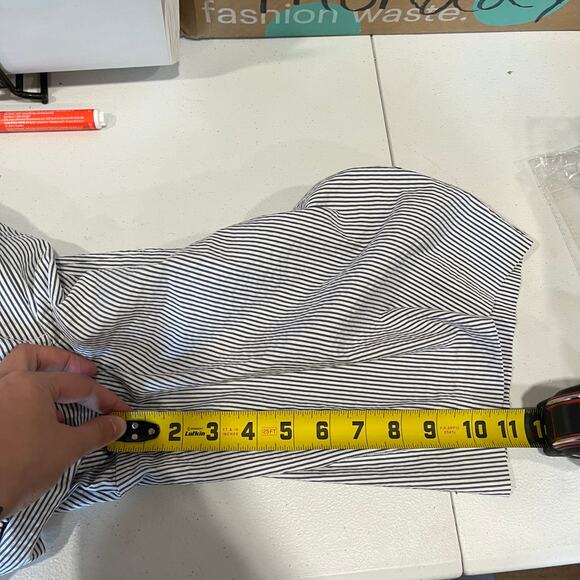 Ann Taylor Blue Seersucker Kate Boardwalk Bermuda Shorts Women’s Size 8 - Picture 9 of 9